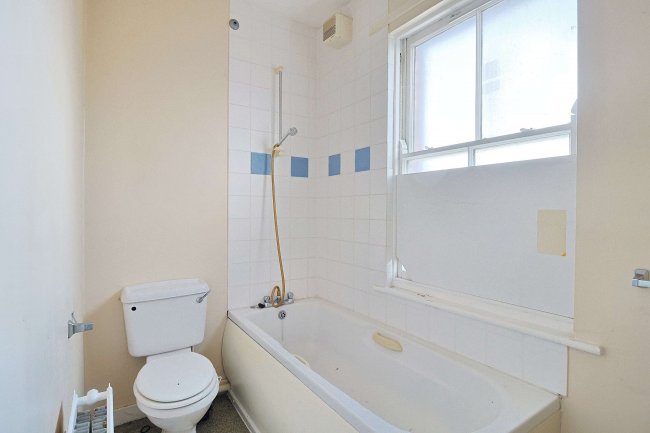 13 The Halve, Trowbridge, Wiltshire, BA14 8SD 7