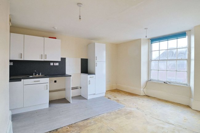 13 The Halve, Trowbridge, Wiltshire, BA14 8SD 7