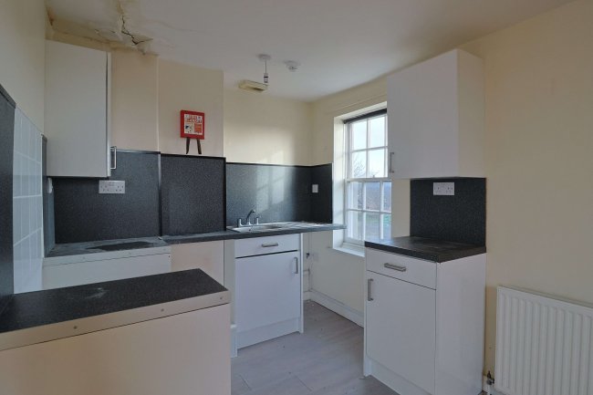 13 The Halve, Trowbridge, Wiltshire, BA14 8SD 7