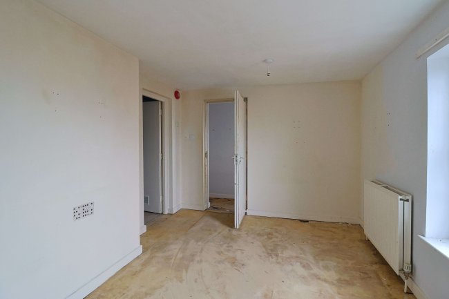 13 The Halve, Trowbridge, Wiltshire, BA14 8SD 7