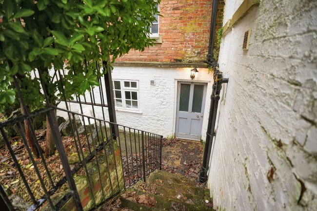 14 The Halve, Trowbridge, Wiltshire BA14 8SD 6