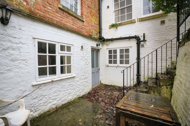 14 The Halve, Trowbridge, Wiltshire BA14 8SD 6