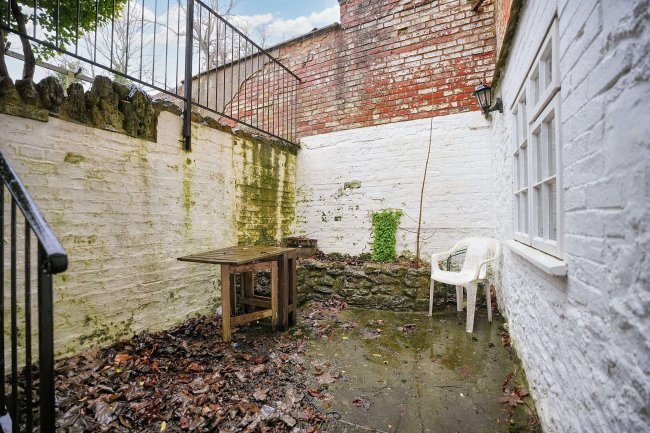 14 The Halve, Trowbridge, Wiltshire BA14 8SD 6