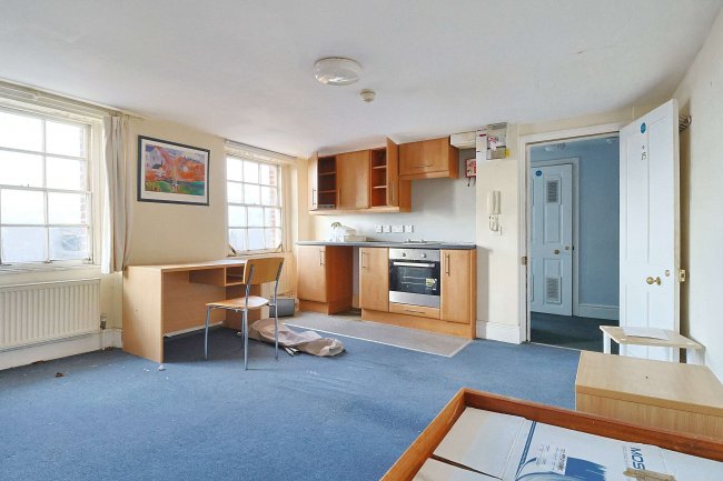 14 The Halve, Trowbridge, Wiltshire BA14 8SD 6