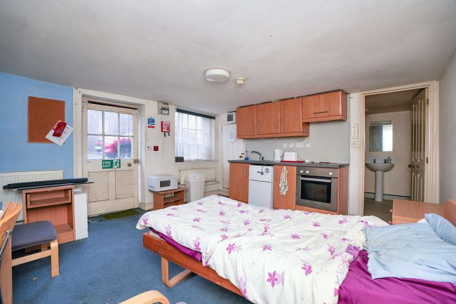 14 The Halve, Trowbridge, Wiltshire BA14 8SD 6