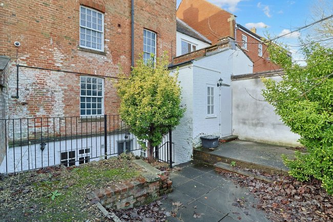 14 The Halve, Trowbridge, Wiltshire BA14 8SD 6