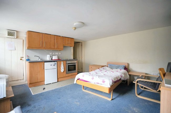 14 The Halve, Trowbridge, Wiltshire BA14 8SD 6