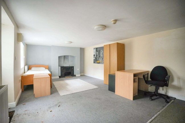 14 The Halve, Trowbridge, Wiltshire BA14 8SD 6