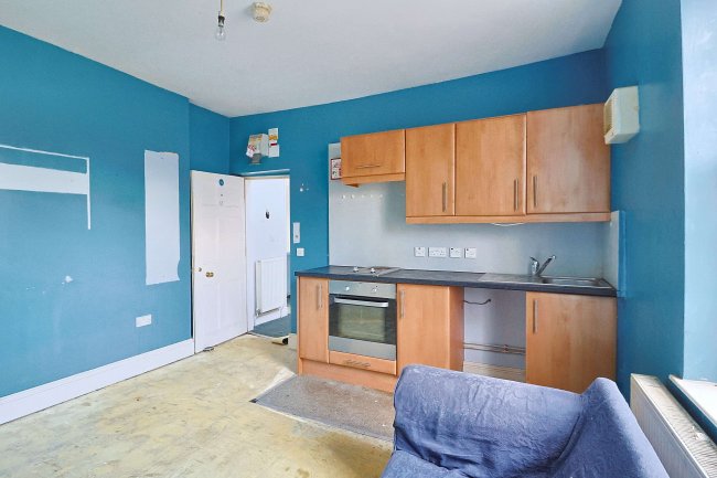 14 The Halve, Trowbridge, Wiltshire BA14 8SD 6