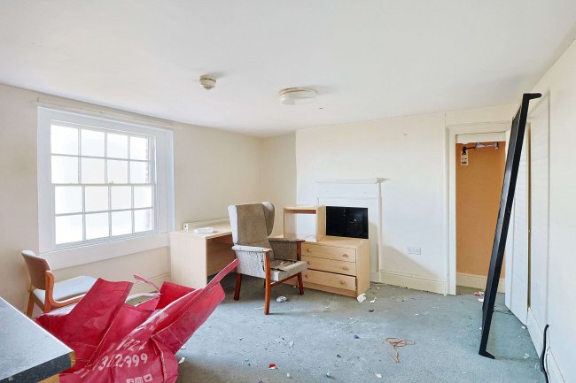 14 The Halve, Trowbridge, Wiltshire BA14 8SD 6