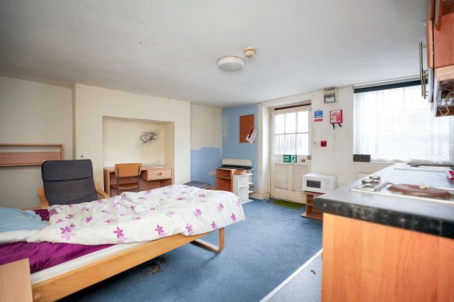 14 The Halve, Trowbridge, Wiltshire BA14 8SD 6