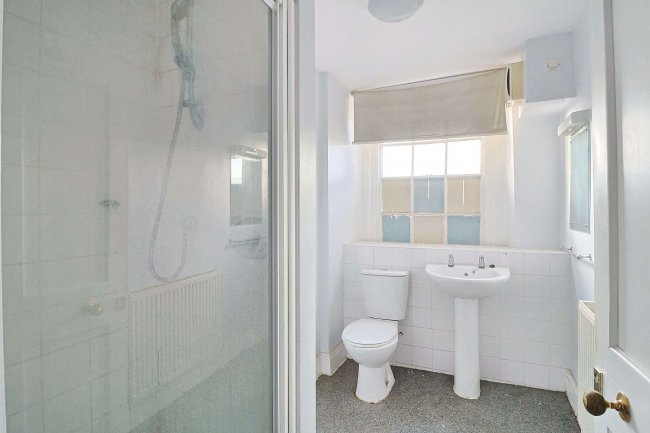 14 The Halve, Trowbridge, Wiltshire BA14 8SD 6