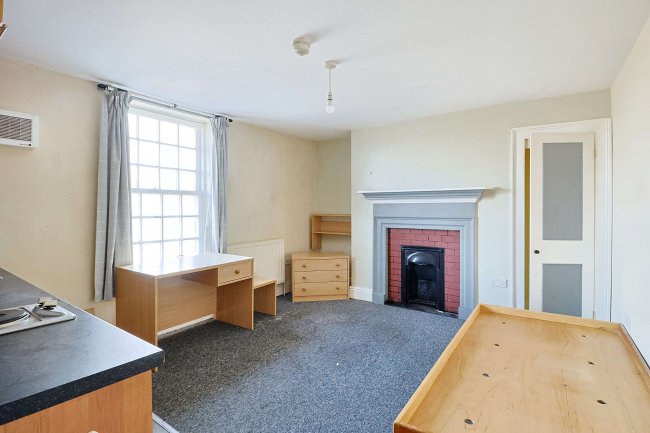 14 The Halve, Trowbridge, Wiltshire BA14 8SD 6