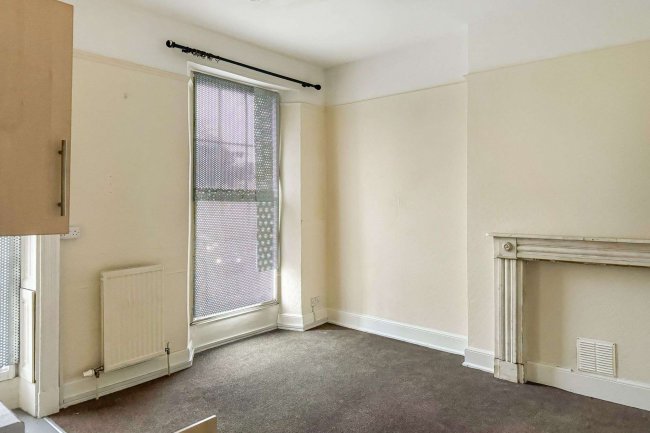 24 High Street, Cheltenham, Gloucestershire, GL50 1DZ 3