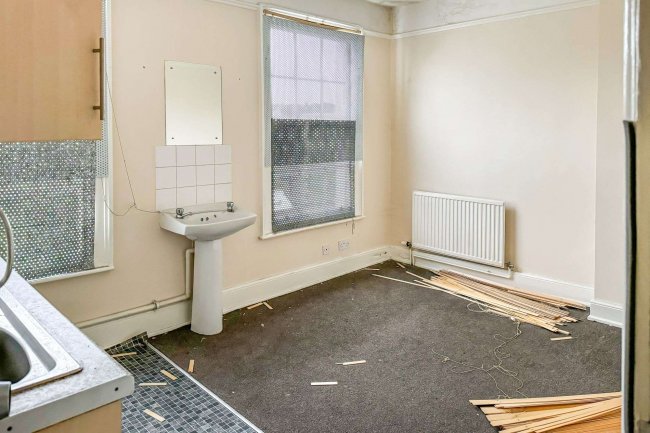 24 High Street, Cheltenham, Gloucestershire, GL50 1DZ 3