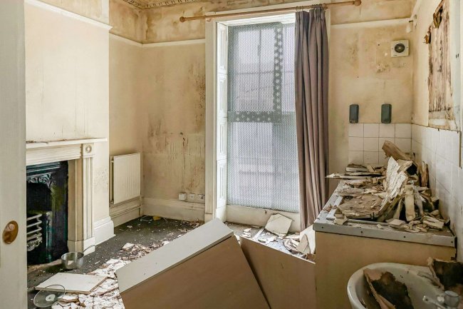 24 High Street, Cheltenham, Gloucestershire, GL50 1DZ 3