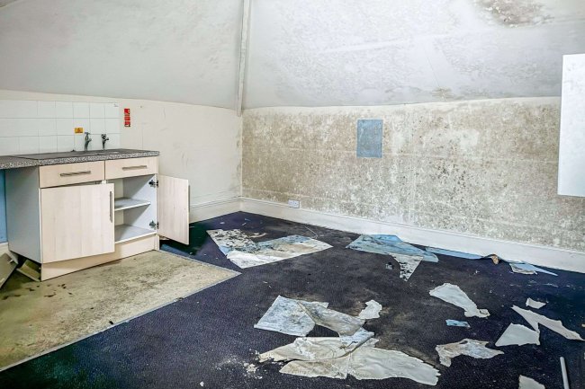 24 High Street, Cheltenham, Gloucestershire, GL50 1DZ 3