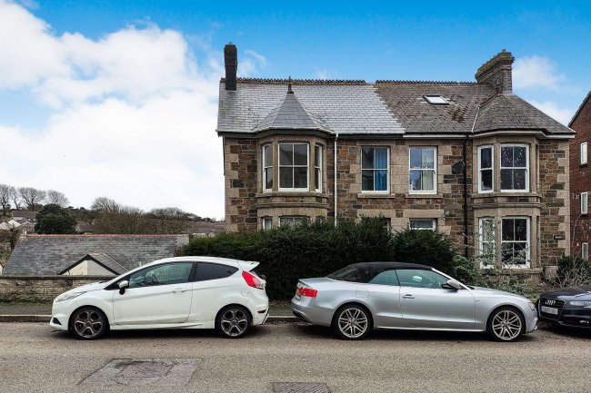 64 Clinton Road, Redruth, Cornwall TR15 2QG 1