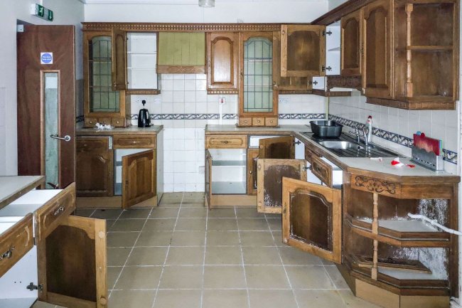 64 Clinton Road, Redruth, Cornwall TR15 2QG 1