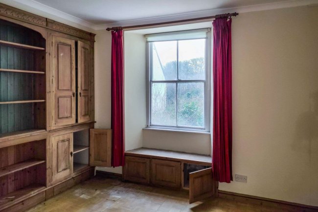 64 Clinton Road, Redruth, Cornwall TR15 2QG 1