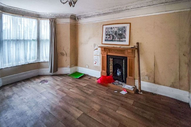 64 Clinton Road, Redruth, Cornwall TR15 2QG 1