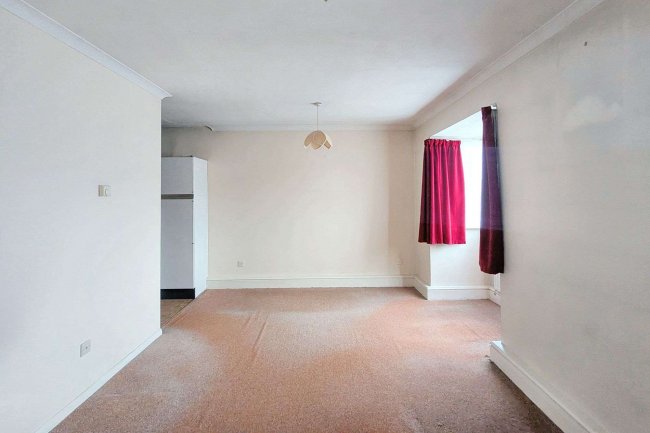 Flat F, Drayton Court, 64 Park Hill Road, Bromley, BR2 0LF 6