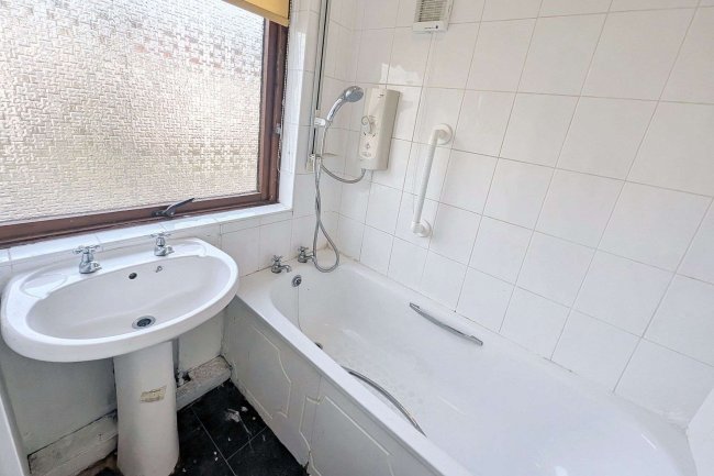 25 Manor Place, Carlisle, CA2 4LP 2