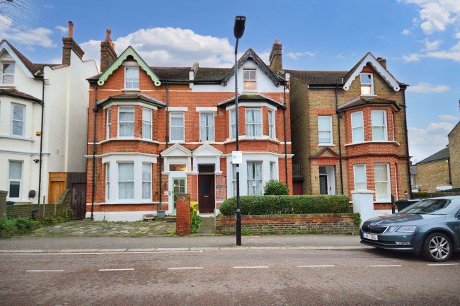 30 Broughton Road, London W13 8QW 10