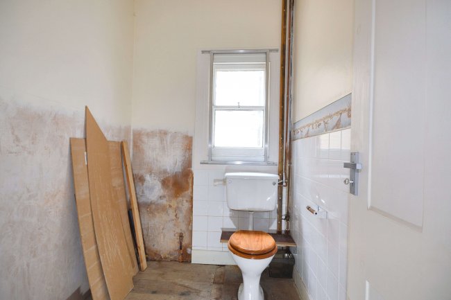 30 Broughton Road, London W13 8QW 10