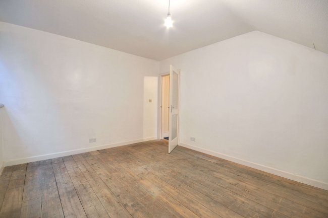 30 Broughton Road, London W13 8QW 10