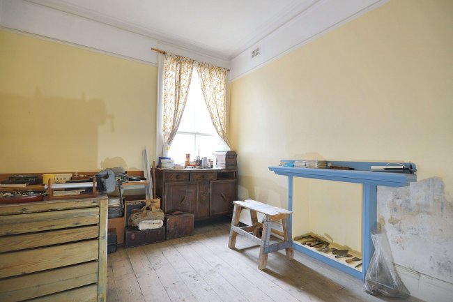 30 Broughton Road, London W13 8QW 10