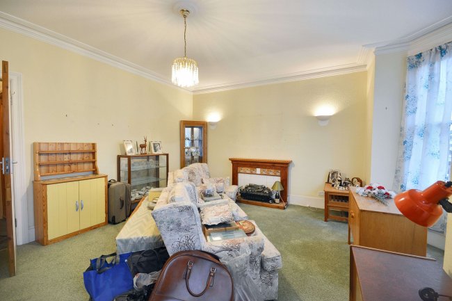 30 Broughton Road, London W13 8QW 10