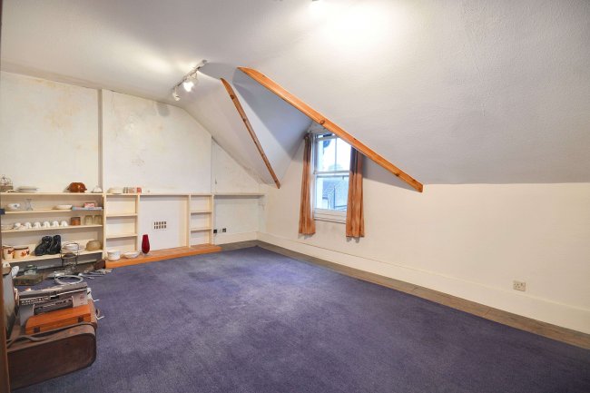 30 Broughton Road, London W13 8QW 10