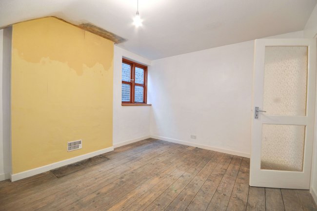 30 Broughton Road, London W13 8QW 10