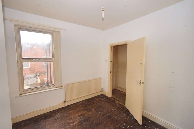 50 Halsbury Street, Leicester, LE2 1QA 6