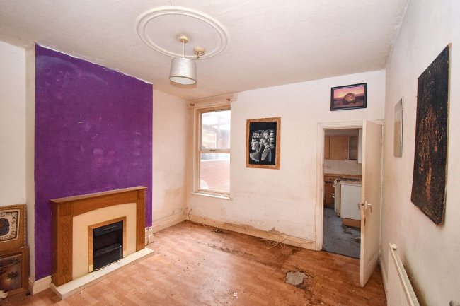 50 Halsbury Street, Leicester, LE2 1QA 6