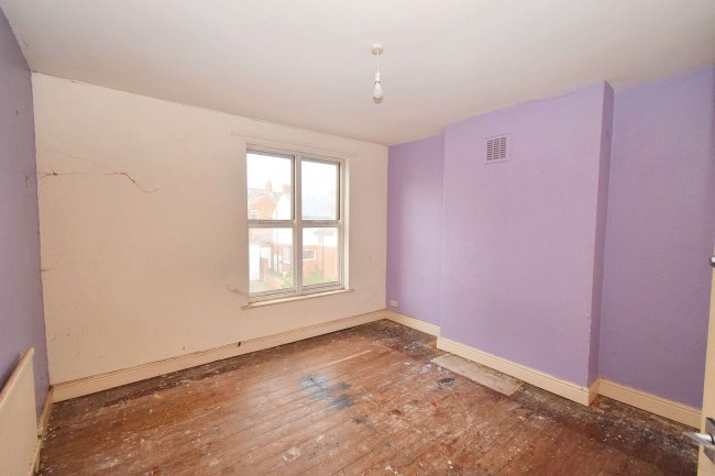 50 Halsbury Street, Leicester, LE2 1QA 6