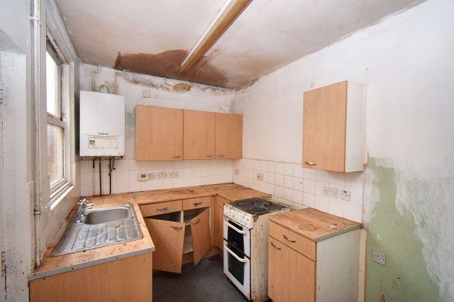 50 Halsbury Street, Leicester, LE2 1QA 6