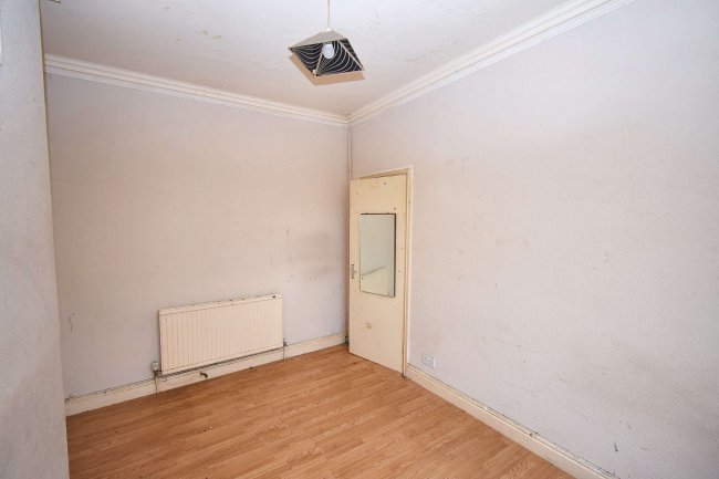 50 Halsbury Street, Leicester, LE2 1QA 6