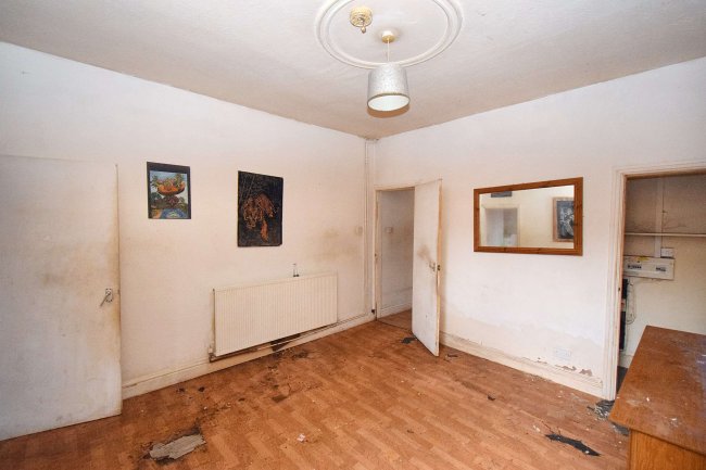 50 Halsbury Street, Leicester, LE2 1QA 6