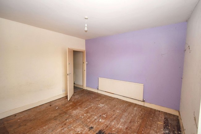 50 Halsbury Street, Leicester, LE2 1QA 6