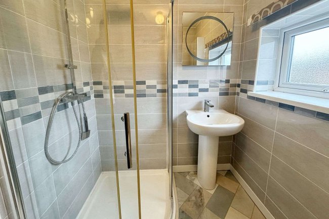 45 South Road, Moorends, Doncaster, DN8 4PZ 10