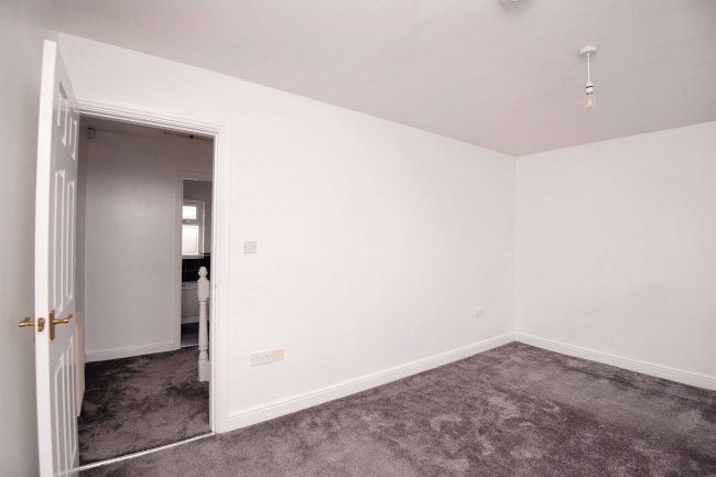 17 Haslemere Court, Bentley, Doncaster, DN5 9GD 10