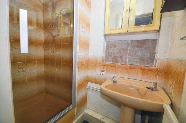 23 Wamburg Road, Canvey Island, SS8 8JR 3