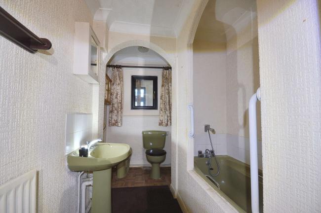 23 Wamburg Road, Canvey Island, SS8 8JR 3