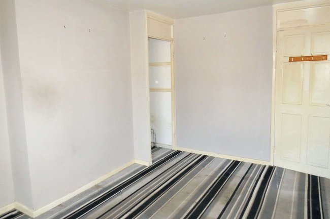 21 Banbury Avenue, Liverpool L25 5LX 5