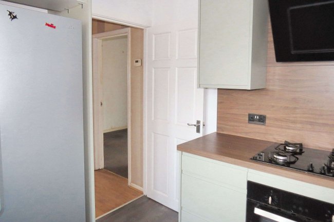 21 Banbury Avenue, Liverpool L25 5LX 5