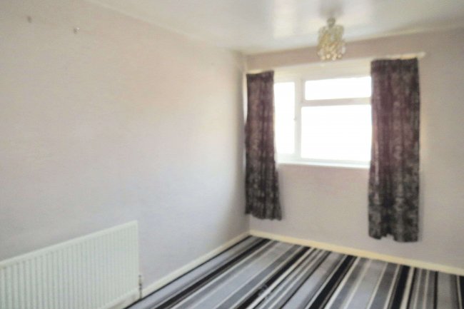 21 Banbury Avenue, Liverpool L25 5LX 5