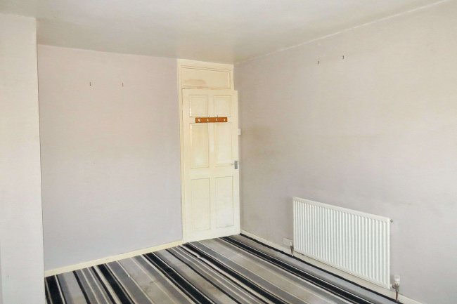 21 Banbury Avenue, Liverpool L25 5LX 5