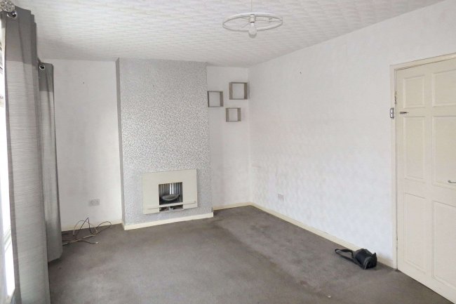 21 Banbury Avenue, Liverpool L25 5LX 5